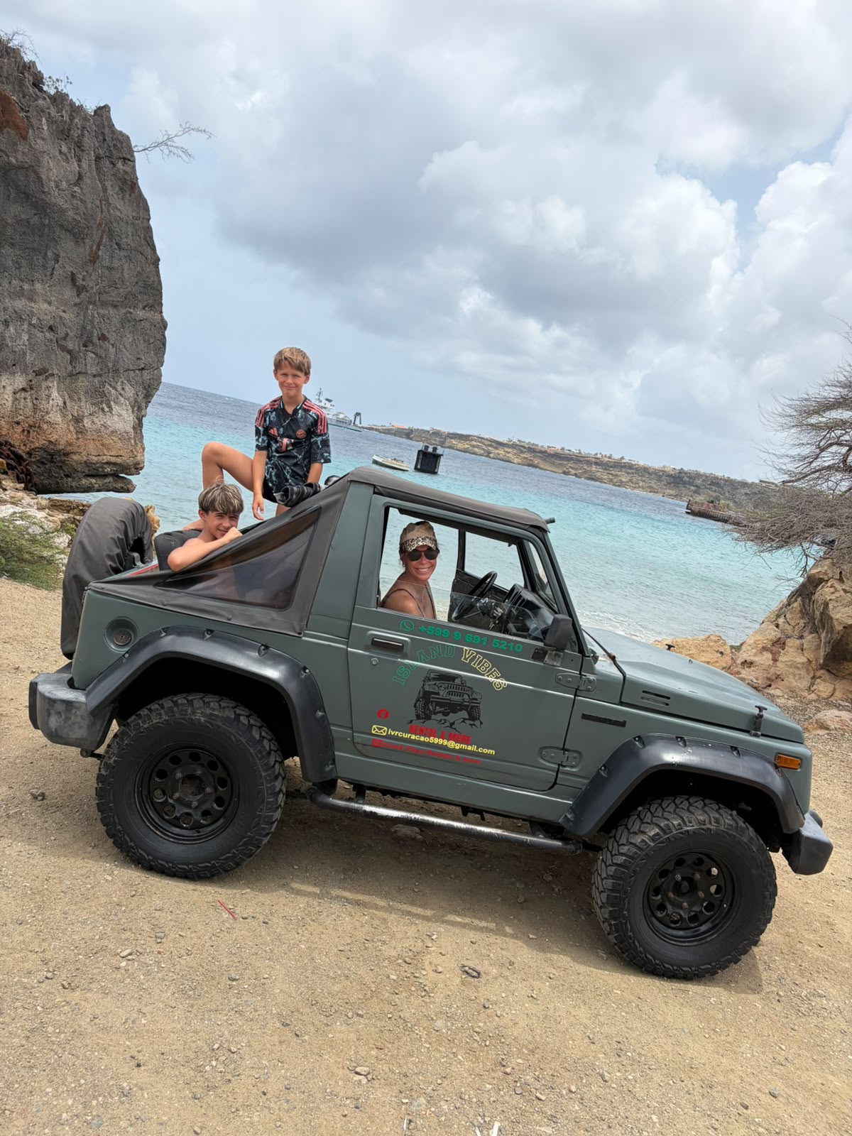 Island Vibes Rental jeep tour Curaçao